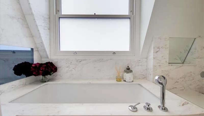 3 bed property in Prince Of Wales Terrace, London